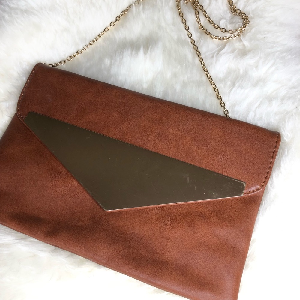 Cognac colored cross body bag 🐫